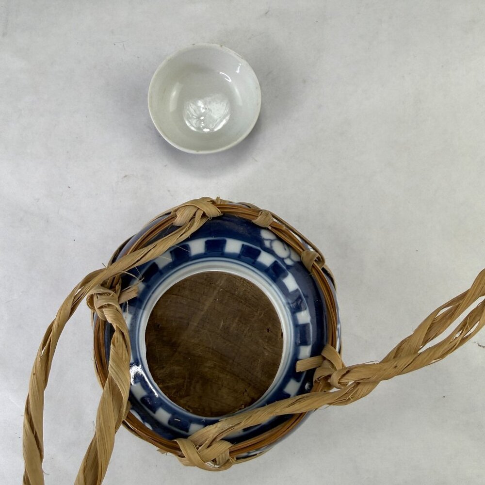 Vintage Blue & White Prunus Flower Ginger Jar With Bamboo Strapping Cork & Lid - Picture 7 of 13